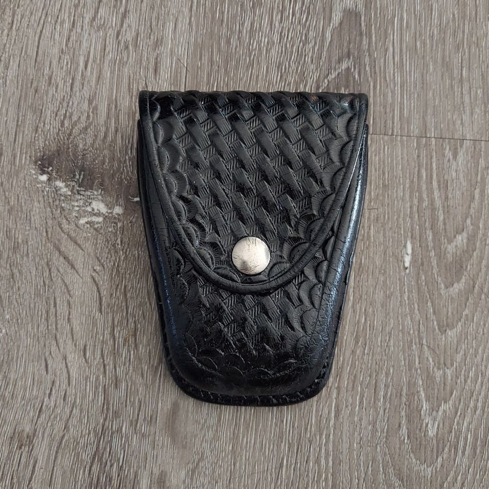 Dutyman Closed Cuff Case Basketweave